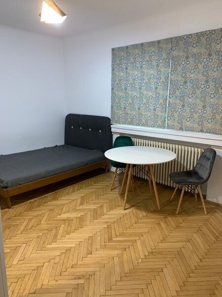 Garsoniera ultracentral piata Romana- Ase